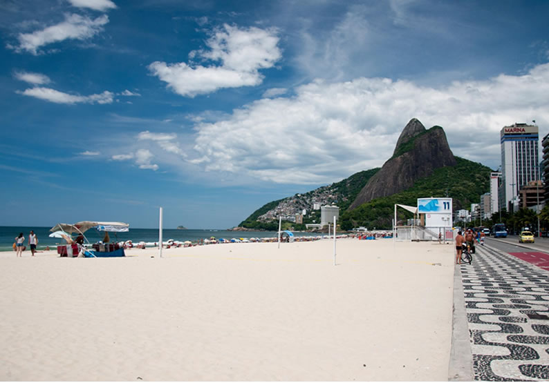 praia de leblon no rio de janeiro