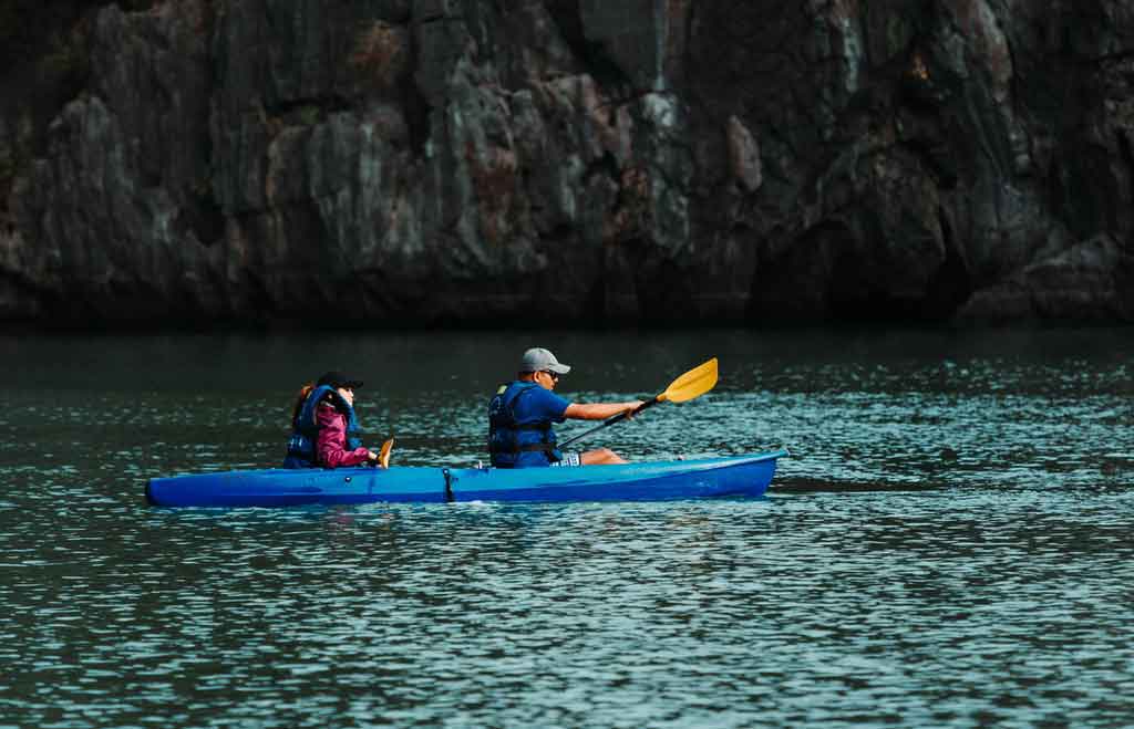 Passeios de barco, lancha ou caiaque