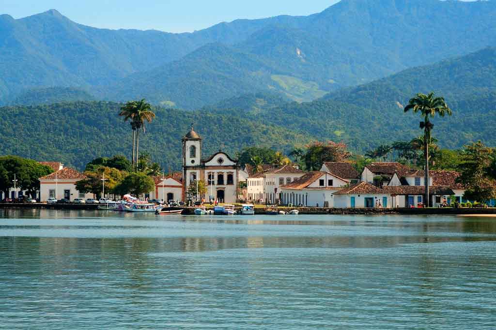O que fazer em Paraty praias, cachoeiras e roteiros culturais