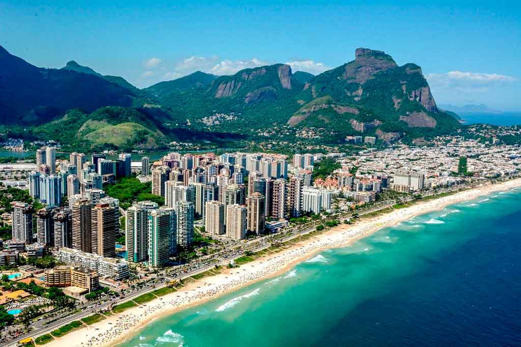 Verão no Brasil: Melhores destinos para aproveitar o calor