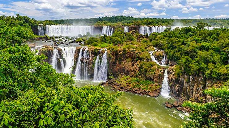 7 atrações imperdíveis que você precisa conhecer em Foz do Iguaçu